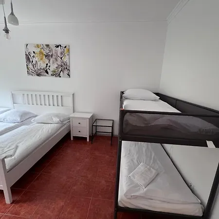 Festivalove 2 -apartament 3 Sypialniami Dla 8 Osob Podczele Apartmán